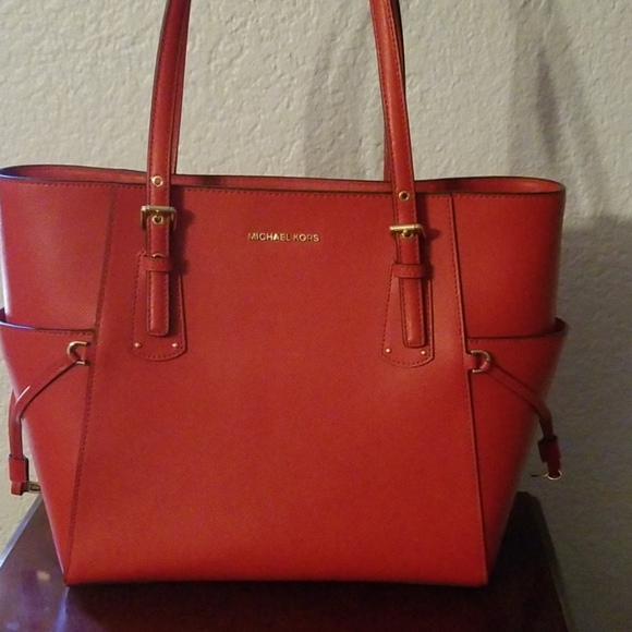 Bag - Picture 1 of 2